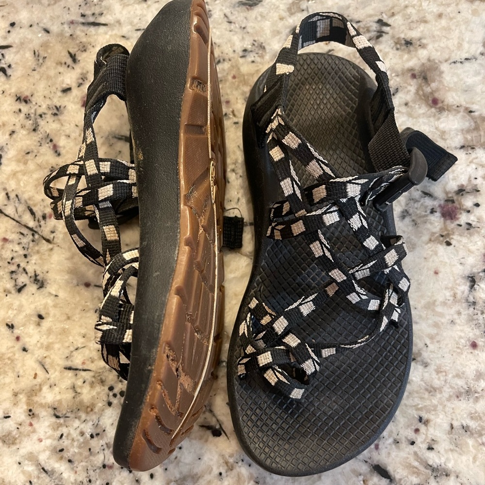 Women’s size 7 chaco sandals